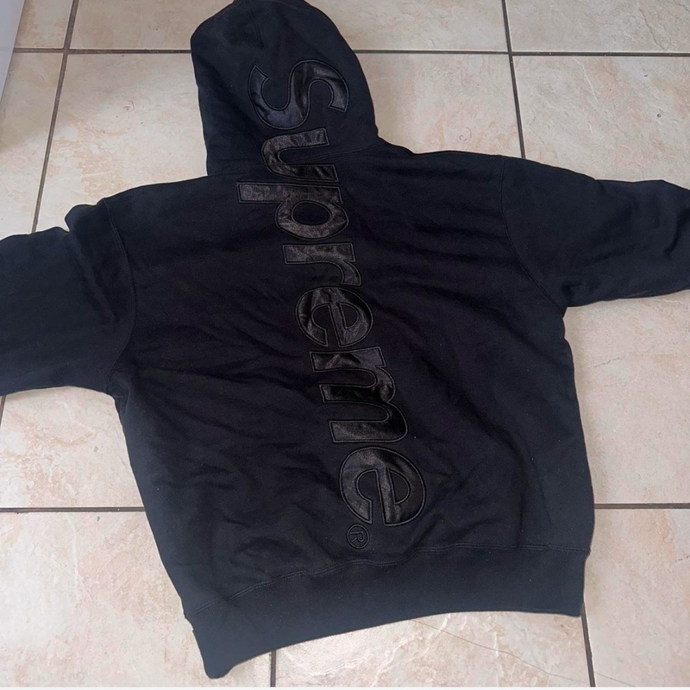 Supreme hoodie satin applique size medium